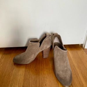 Vince Camuto Francia Bootie Gently Used Women's Perfect for Fall 8.5M